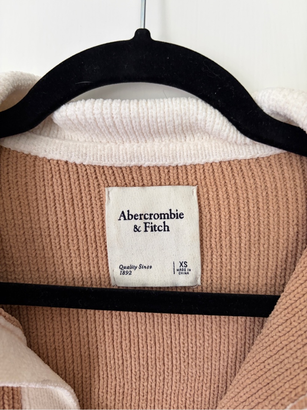 Abercrombie & Fitch Women's Collared Sweater in Camel and Cream Size XS - Picture 2 of 4